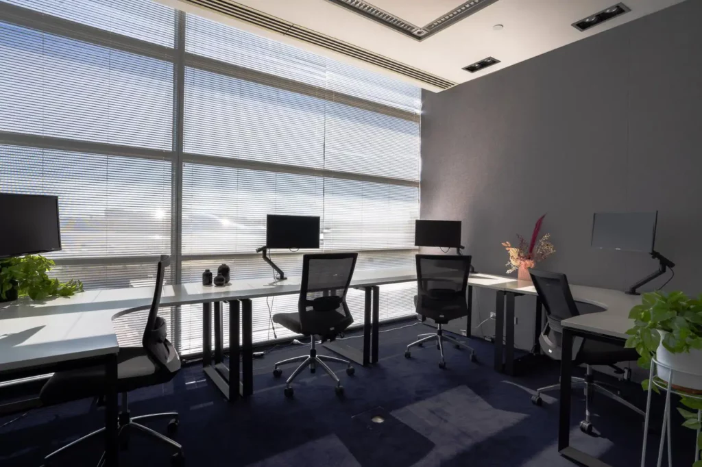 Waterman Chadstone 5 Person Day Office