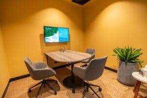 在墨尔本中央商务区 Waterman Collins Street 租用 Drewery 3 人会议室