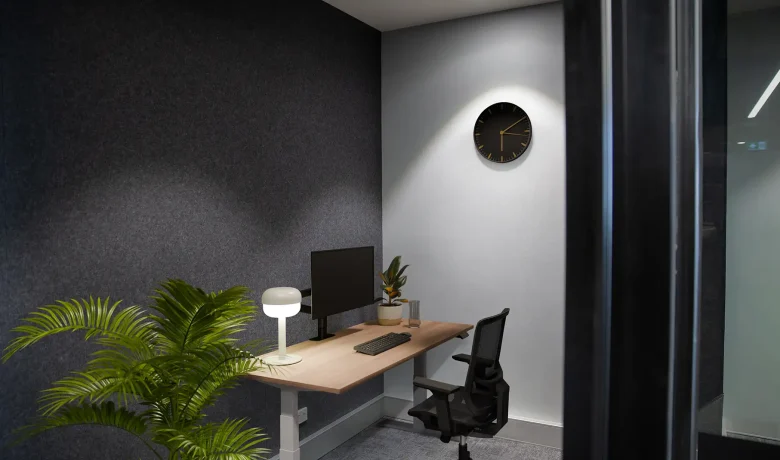 Abbotsford Suite 04 1 Person Office